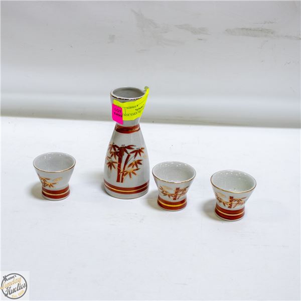 VINTAGE SAKE SET WITH CUPS
