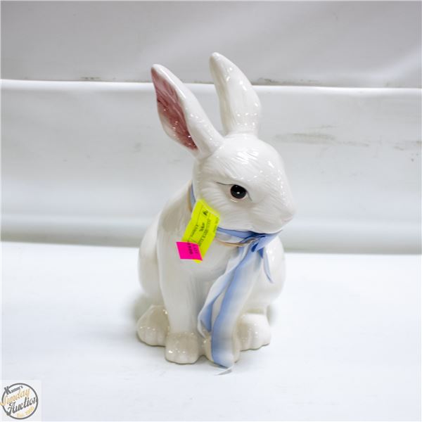 DOLOMITE RABBIT FIGURINE