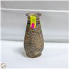 Image 1 : ORNATE DECOR VASE