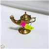 Image 1 : VINTAGE BRASS GENIE LAMP