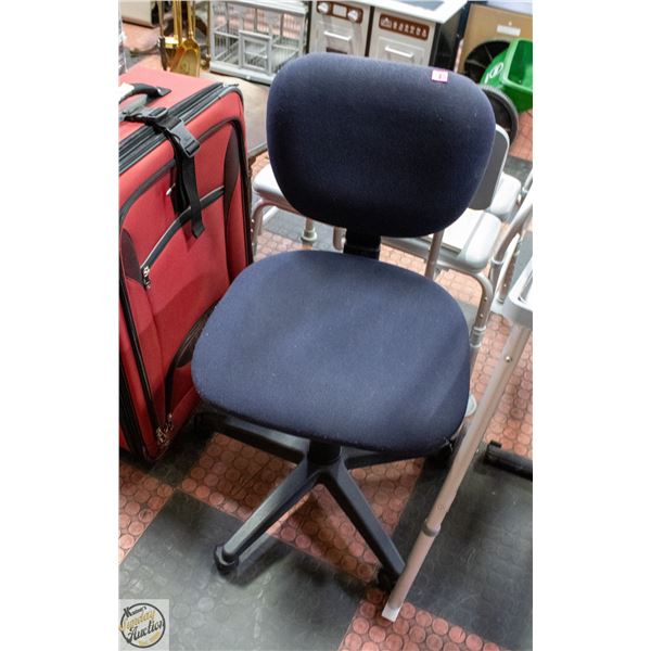 NAVY BLUE COMPUTER CHAIR