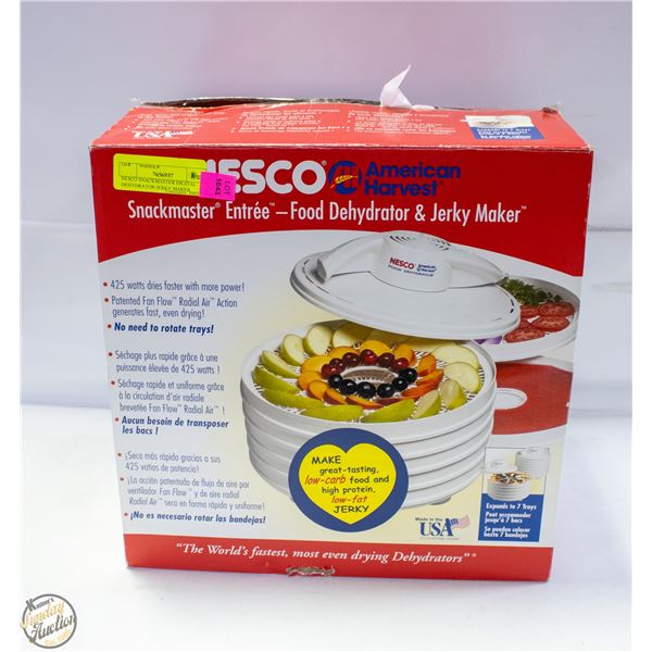 NESCO SNACKMASTER DIGITAL DEHYDRATOR/JERKY MAKER