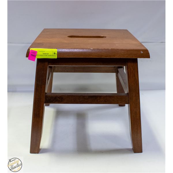 WOOD CONDUCTOR STEP STOOL