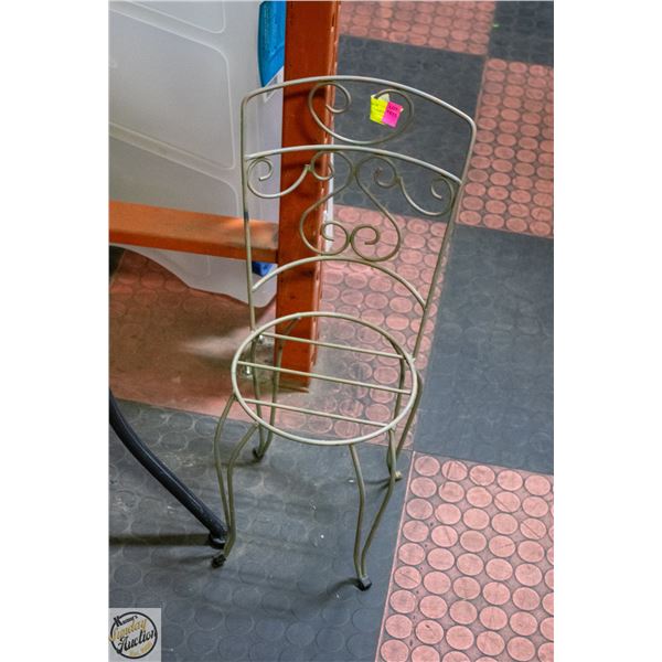 SMALL METAL DECOR BISTRO CHAIR