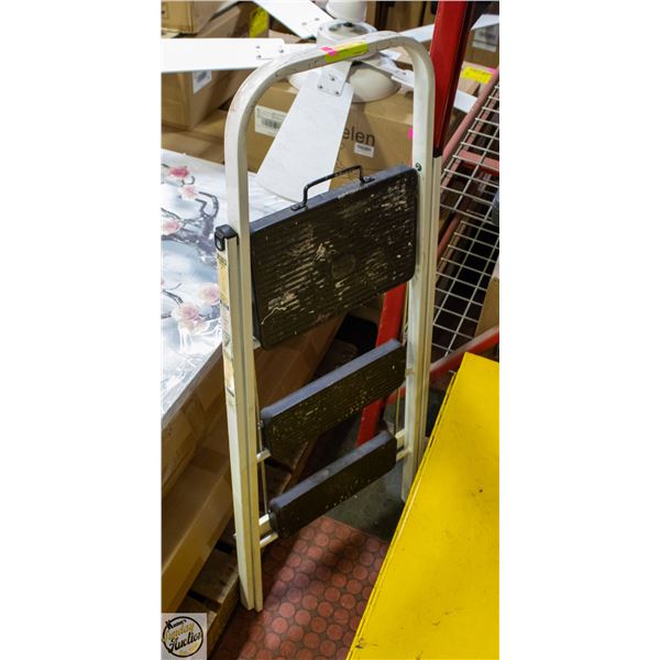 3 STEP LADDER