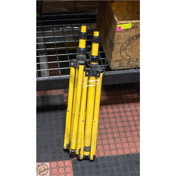 SET OF 2 TELESCOPIC TRIPOD STANDS