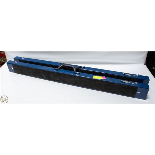 2 SAWHORSES