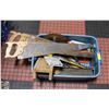 Image 1 : TOTE FULL OF SAWS AND TOOLS