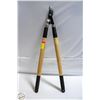 Image 1 : 30" PAIR OF BRANCH PRUNERS