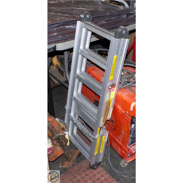 ALUMINUM FOLDING LOADING RAMP