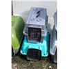 Image 1 : 2 SMALL ANIMAL CARRIERS