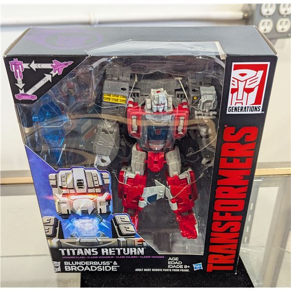 2017 Hasbro Transformers Titans Return Voyager Class Broadside w/ Blunderbuss