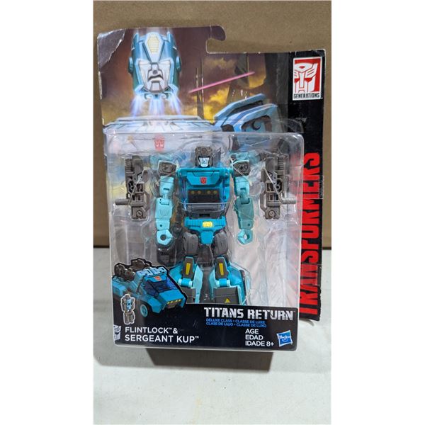 2017 Hasbro Transformers Titans Return Sergeant Kup & Flintlock