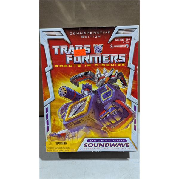 2009 Hasbro Transformers Robots in Disguise Commemorative Edition Soundwave
