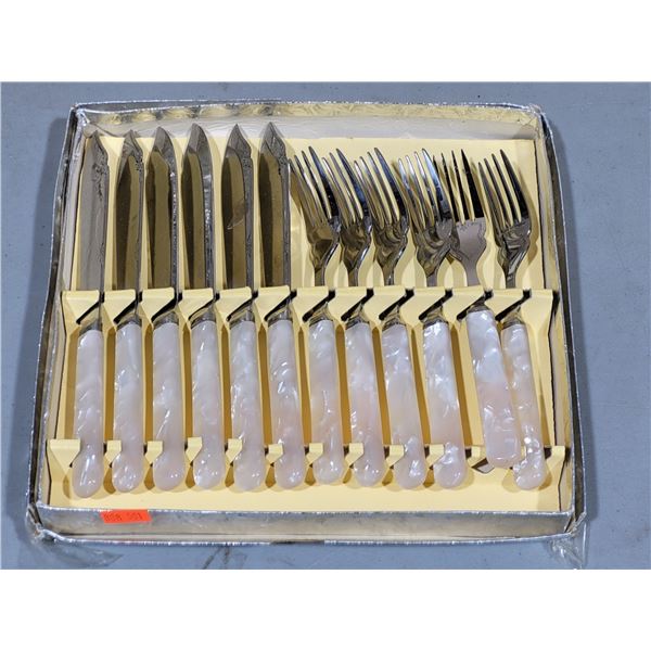 VTG 12pc Pearlized Lucite / Acrylic Handle Fruit/Dessert Knife & Fork Set w/ Box