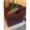 Image 2 : Three-Seat Burgundy Microfiber Sofa with Blanket