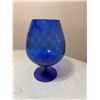 Image 5 : Iridescent and Cobalt Blue Glassware