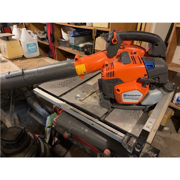 Husqvarna 525BX Professional Leaf Blower