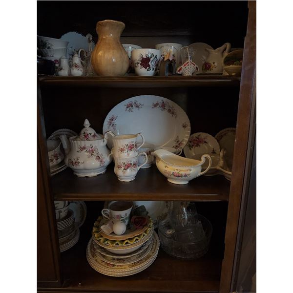 Rosenthal Moss Rose Porcelain Dinnerware Set