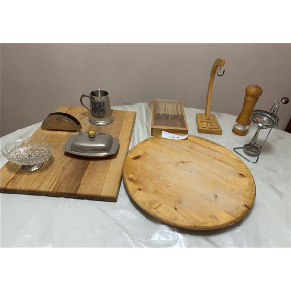 Kitchenware Lot with Bolivia Mug and German Steak Knives