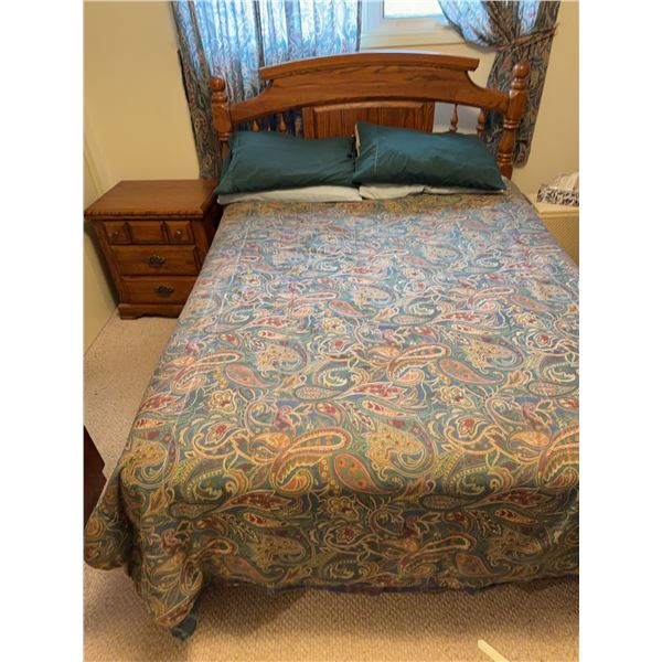 Solid Oak Wood Bed Frame and Nightstand Set