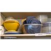 Image 4 : Anchor Ovenware and Assorted Kitchenware Lot