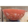 Image 2 : Pyrex Mixing Bowls and Small Kitchenware