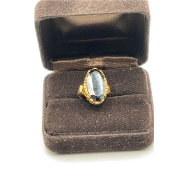 10k Gold Ring with Faceted Black Stone, 4.32g