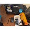 Image 1 : Kodak Instamatic X-15 and Polaroid Camera Lot