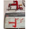 Image 10 : Housewares Lot: Corkscrew, Porcelain, Kitchen Tools