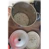 Image 2 : Large Stock Pots and Canning Equipment