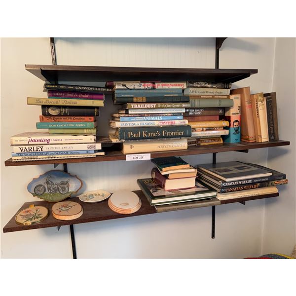 Books and Decorative Plaques Lot
