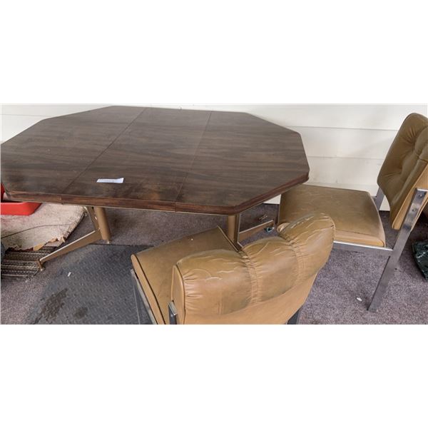Mid-Century Dining Table With Six Chairs