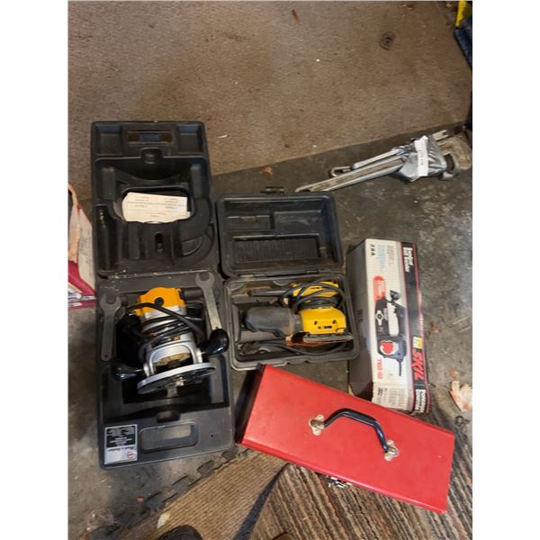 Power Tools Lot: Router, Sanders, Lantern