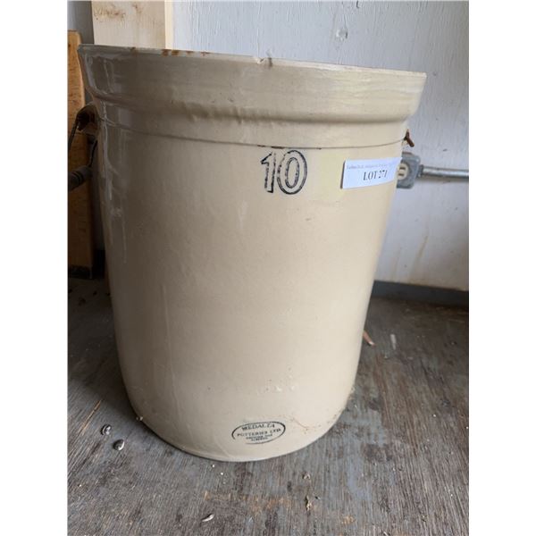 Medalta Potteries 10 Gallon Stoneware Crock