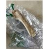 Image 2 : TRAY OF DOG CHEWS