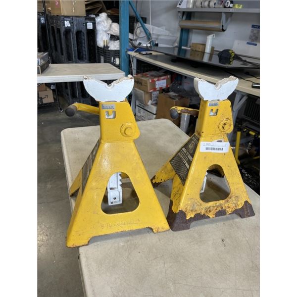 PAIR OF PERFORMANCE TOOL 6 TON JACK STANDS