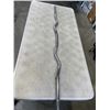 Image 4 : CURL BAR, KIDS XL HOCKEY GLOVES  AND 2 SKATE BOARDS