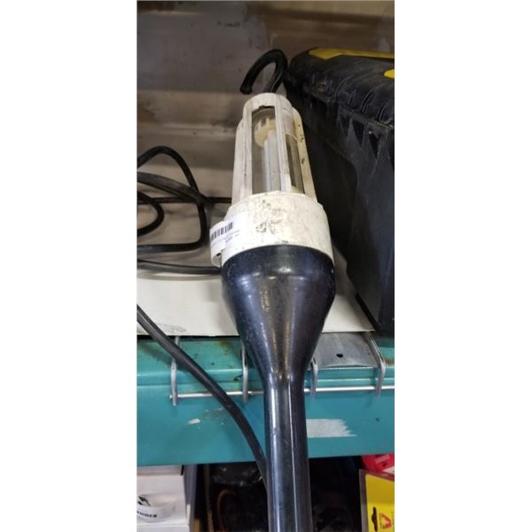 HANGING WORKLIGHT. WORKING