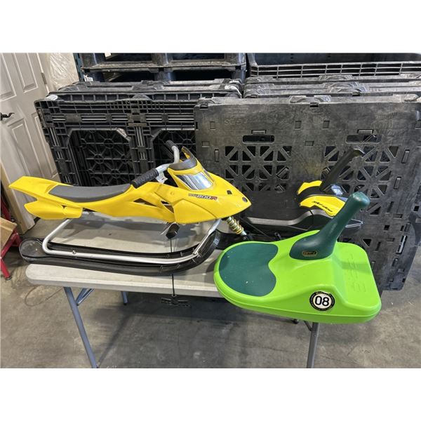 3 KIDS SNOW SLEDS