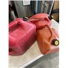 Image 1 : 3 JERRY CANS