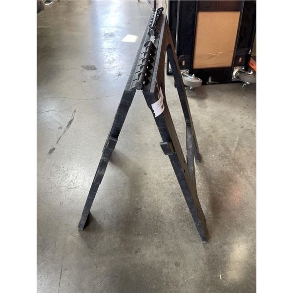 FOLDING SAW HORSE