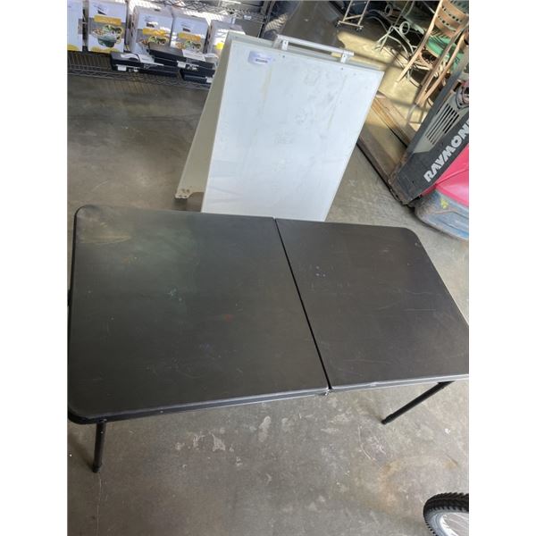 FOLDING RETAIL SANDWHICH BOARD SIGN AND FOLDING CAMP TABLE
