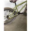 Image 3 : GREEN BMX BIKE