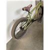 Image 4 : GREEN BMX BIKE