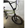 Image 5 : GREEN BMX BIKE