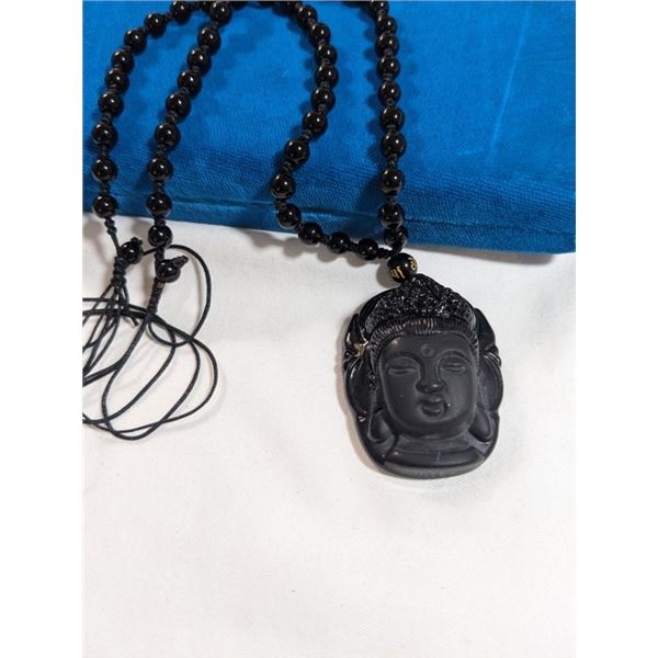VINTAGE CARVED BLACK ONYX STONE PENDANTS W/ KNOTTED BEADS NECKLACE