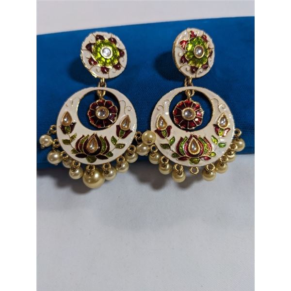 VINTAGE PAIR OF ENAMEL W/ PEARL TASSELS EARRINGS