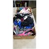 Image 1 : TRAY OF WOMANS TOPS