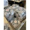 Image 4 : 8 NEW APERTURE LABORATORIES PORTAL PLUSHIES